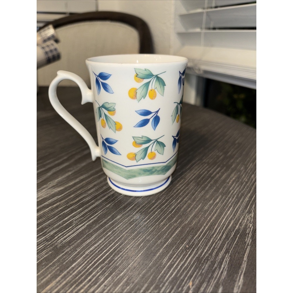 1996 Elegance Fine Bone China Footed‎ Tea Coffee Cup Mug England Lemons Vintage